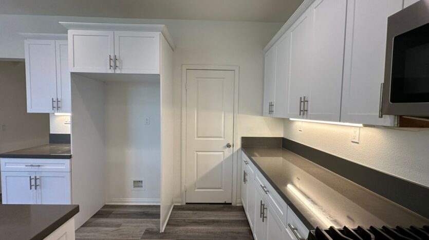 826 W. Tullock Ave - Bloomington - California - 3 bed, 2.5 bath rental property
