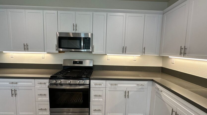 826 W. Tullock Ave - Bloomington - California - 3 bed, 2.5 bath rental property