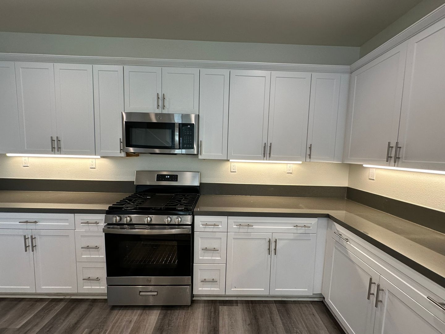 826 W. Tullock Ave - Bloomington - California - 3 bed, 2.5 bath rental property
