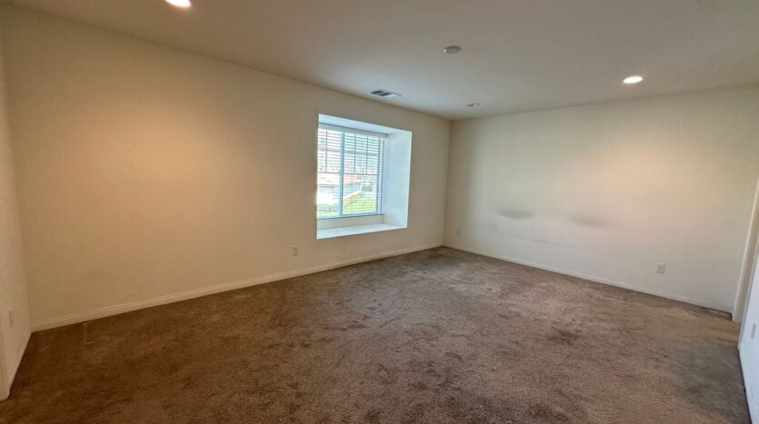 826 W. Tullock Ave - Bloomington - California - 3 bed, 2.5 bath rental property