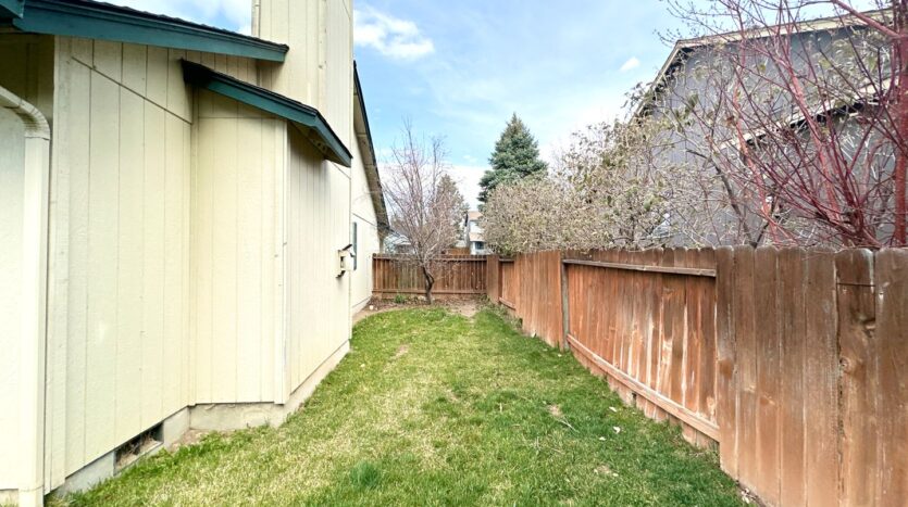 940 NW Oak Lane - Redmond - Oregon - 3 bed, 2 bath rental property