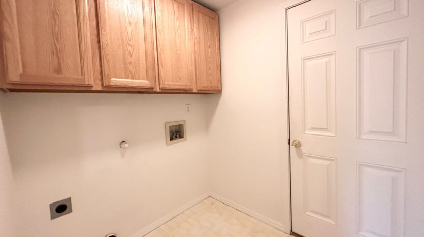 940 NW Oak Lane - Redmond - Oregon - 3 bed, 2 bath rental property