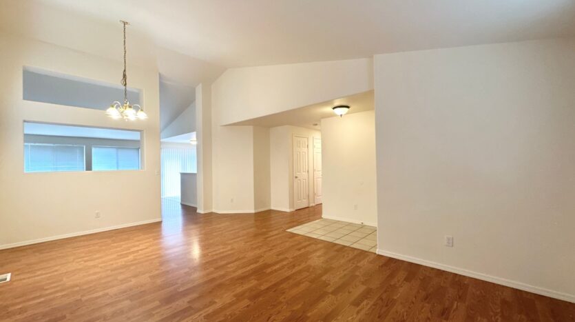 940 NW Oak Lane - Redmond - Oregon - 3 bed, 2 bath rental property