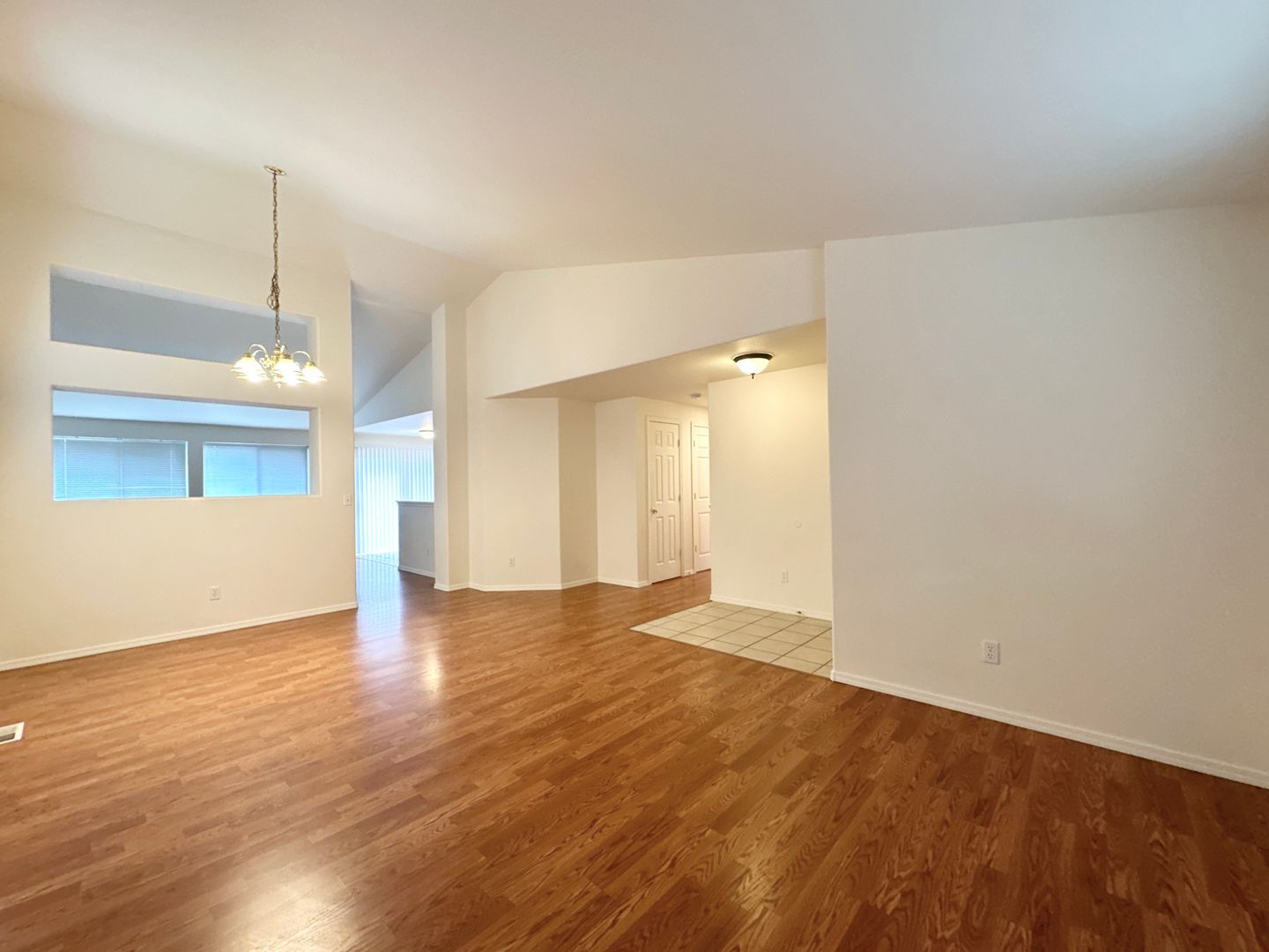 940 NW Oak Lane - Redmond - Oregon - 3 bed, 2 bath rental property