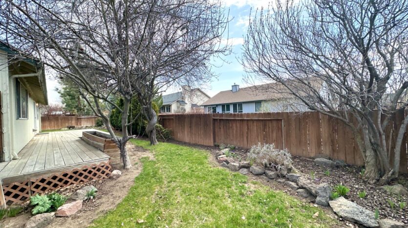940 NW Oak Lane - Redmond - Oregon - 3 bed, 2 bath rental property