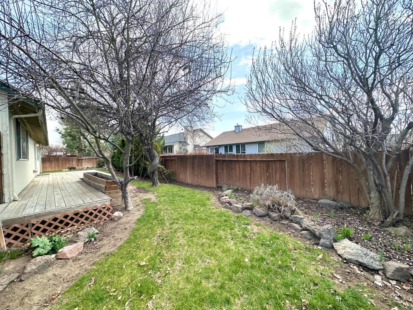 940 NW Oak Lane - Redmond - Oregon - 3 bed, 2 bath rental property
