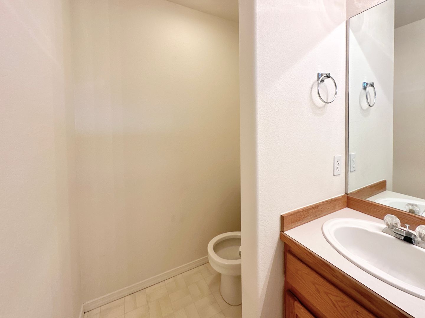 940 NW Oak Lane - Redmond - Oregon - 3 bed, 2 bath rental property