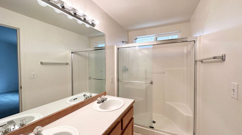 940 NW Oak Lane - Redmond - Oregon - 3 bed, 2 bath rental property
