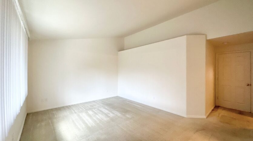 940 NW Oak Lane - Redmond - Oregon - 3 bed, 2 bath rental property