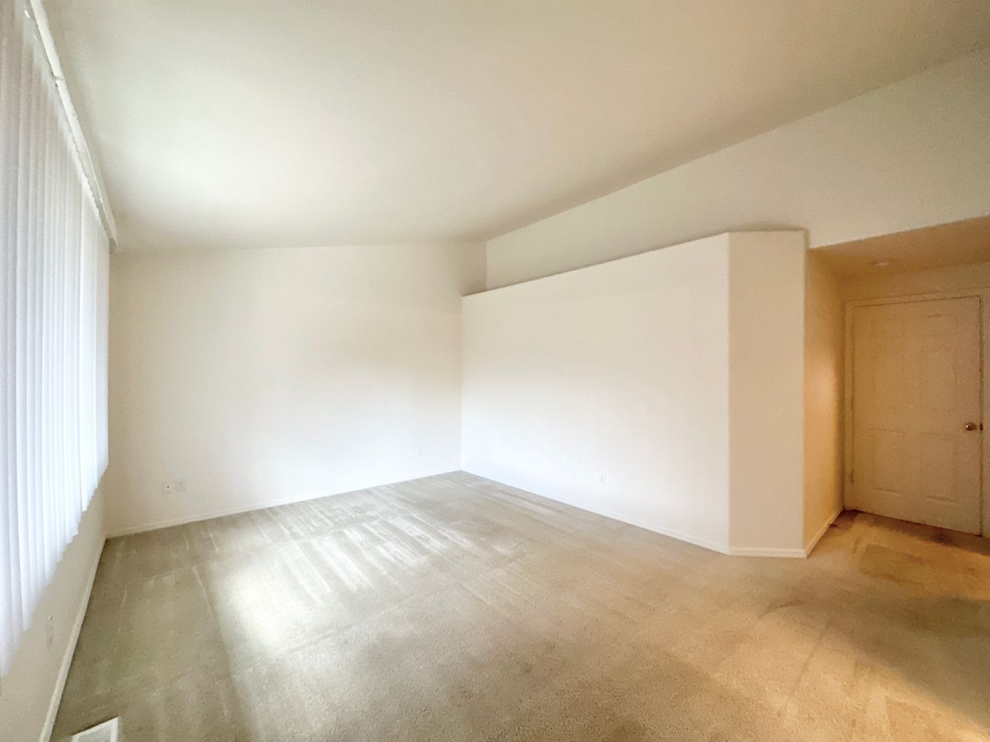 940 NW Oak Lane - Redmond - Oregon - 3 bed, 2 bath rental property