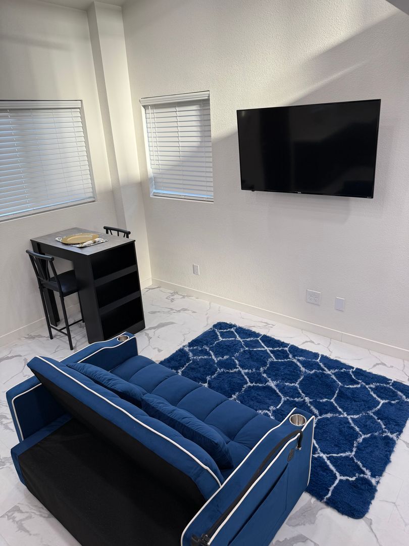 9504 Heathman Way - Elk Grove - California - 1 bed, 1 bath rental property