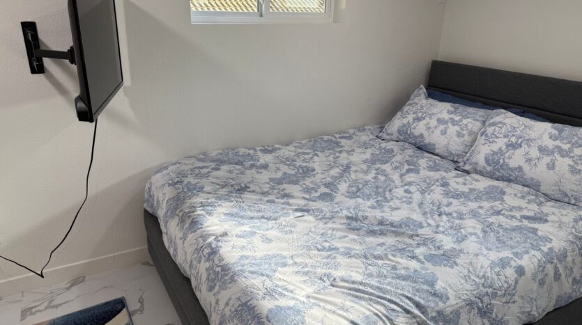 9504 Heathman Way - Elk Grove - California - 1 bed, 1 bath rental property