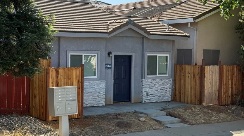 9504 Heathman Way - Elk Grove - California - 1 bed, 1 bath rental property
