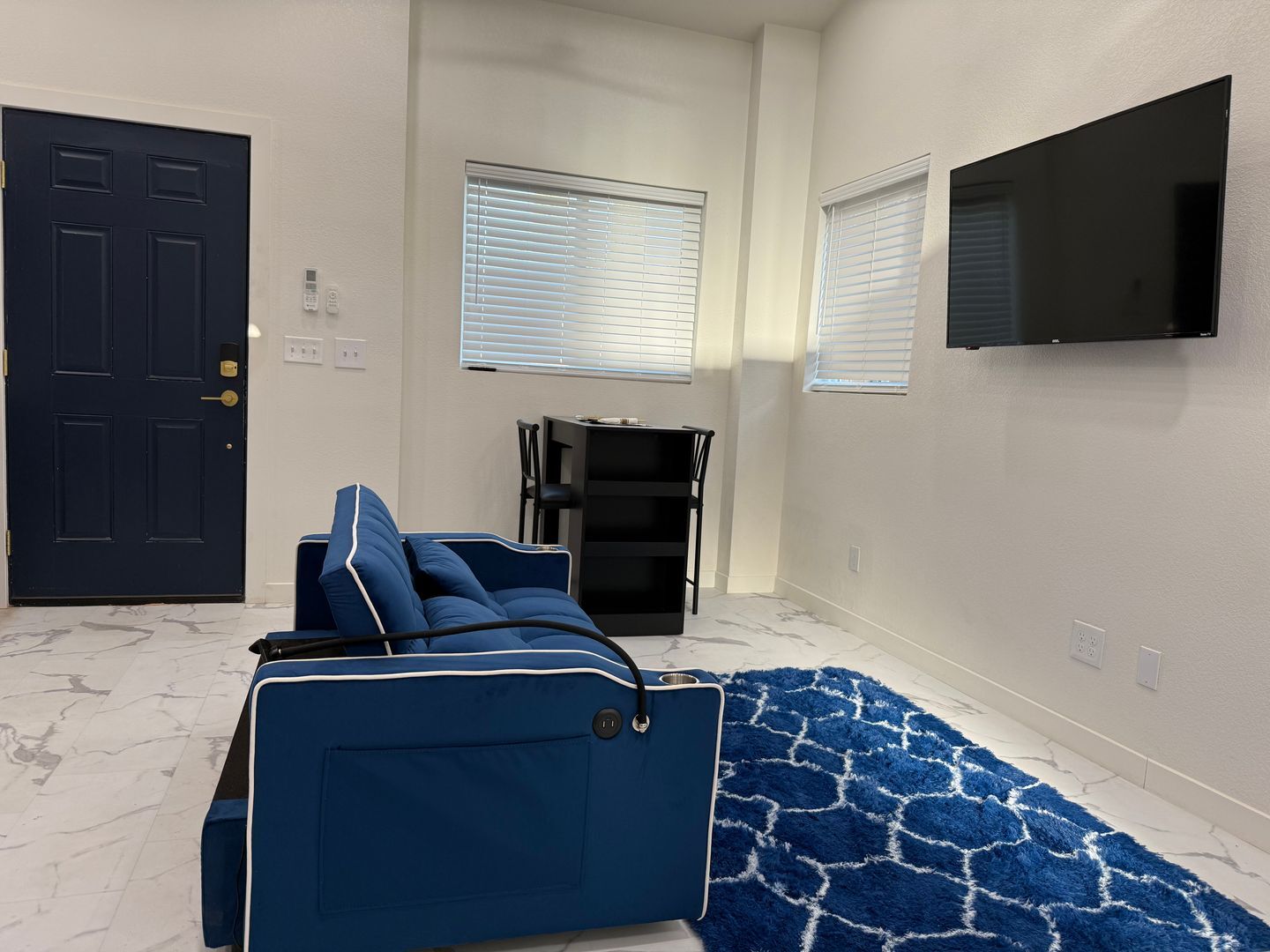 9504 Heathman Way - Elk Grove - California - 1 bed, 1 bath rental property