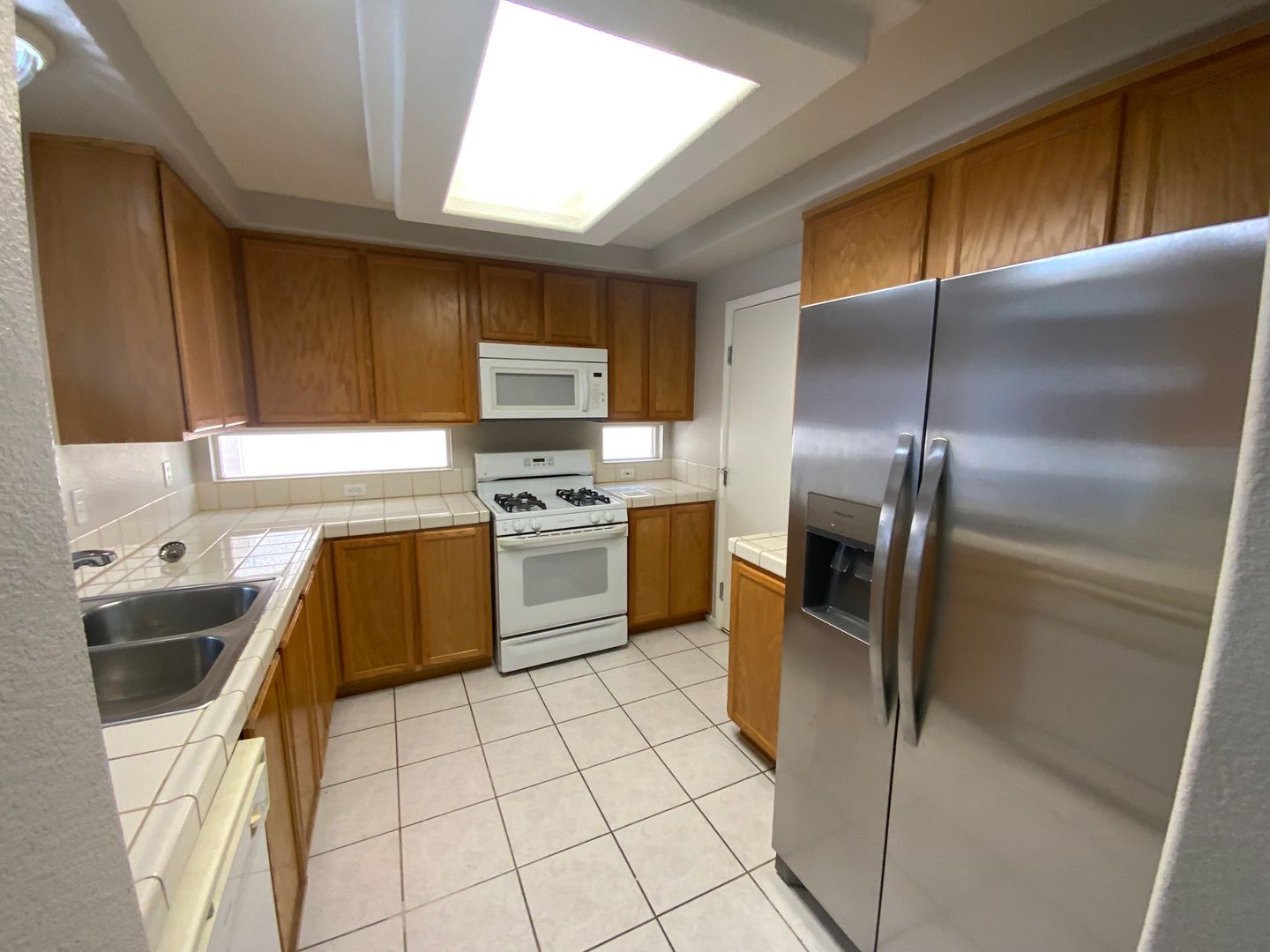 10256 Grecian Laurel Ct - Las Vegas - Nevada - 3 bed, 2.5 bath rental property