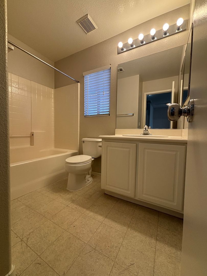 10256 Grecian Laurel Ct - Las Vegas - Nevada - 4 bed, 2.5 bath rental property