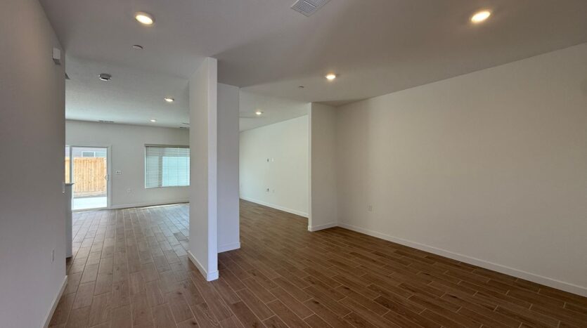 1036 Fruitwood Ave. - Clovis - California - 4 bed, 2.5 bath rental property