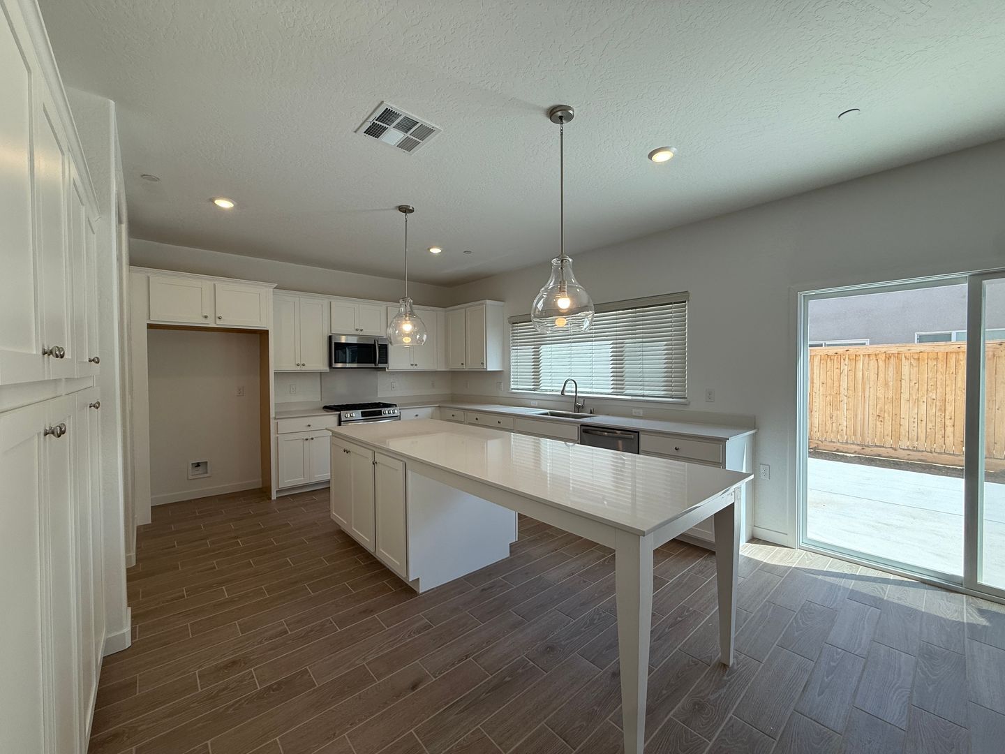 1036 Fruitwood Ave. - Clovis - California - 4 bed, 2.5 bath rental property