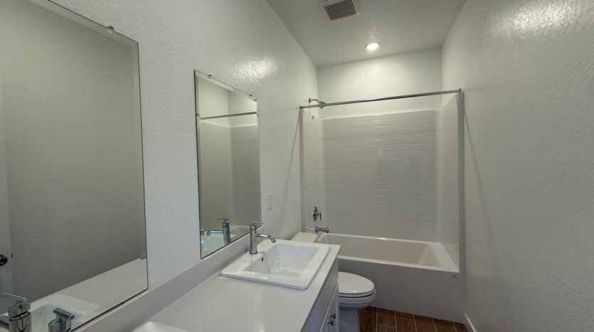 1036 Fruitwood Ave. - Clovis - California - 4 bed, 2.5 bath rental property