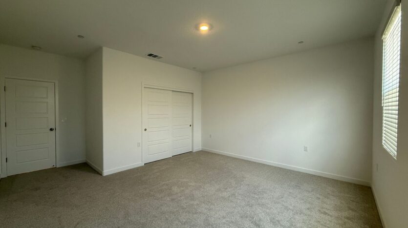 1036 Fruitwood Ave. - Clovis - California - 4 bed, 2.5 bath rental property