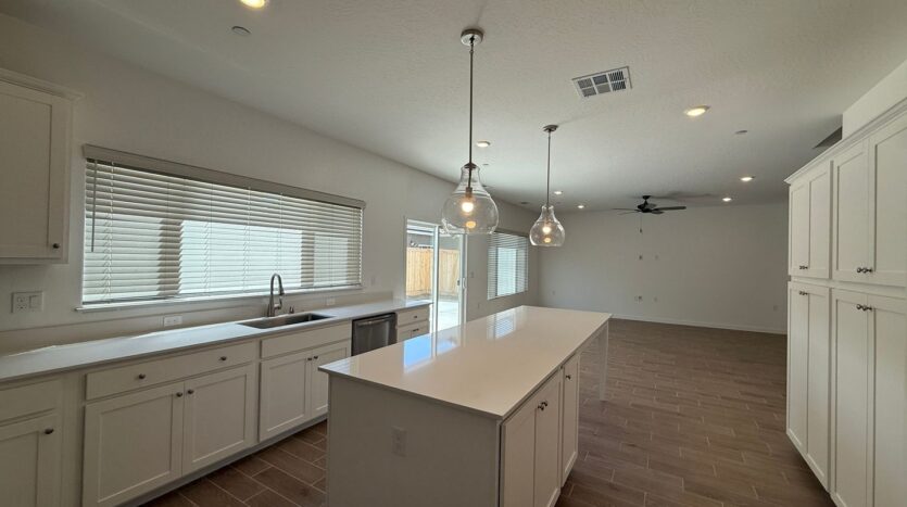 1036 Fruitwood Ave. - Clovis - California - 4 bed, 2.5 bath rental property