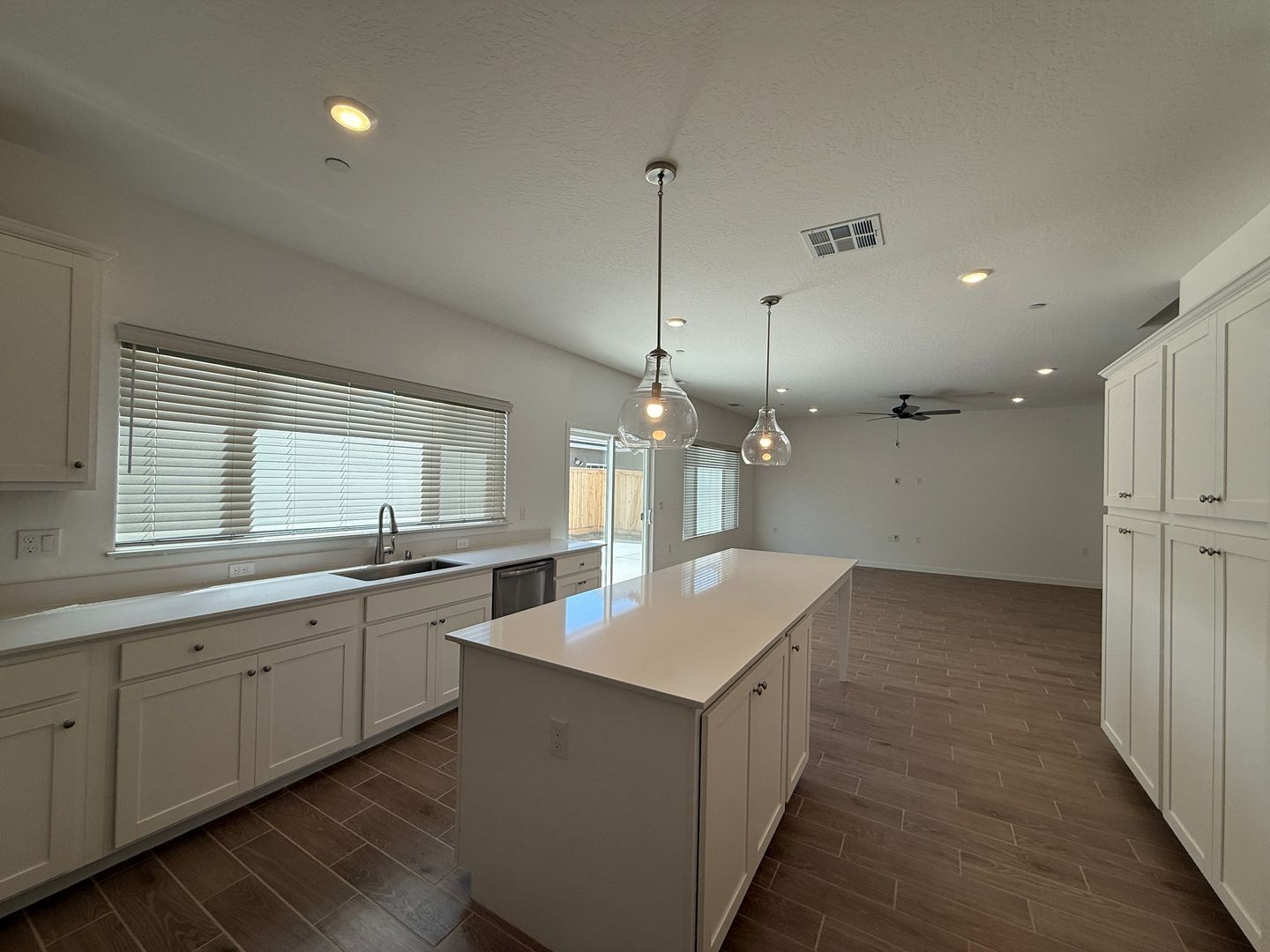 1036 Fruitwood Ave. - Clovis - California - 4 bed, 2.5 bath rental property