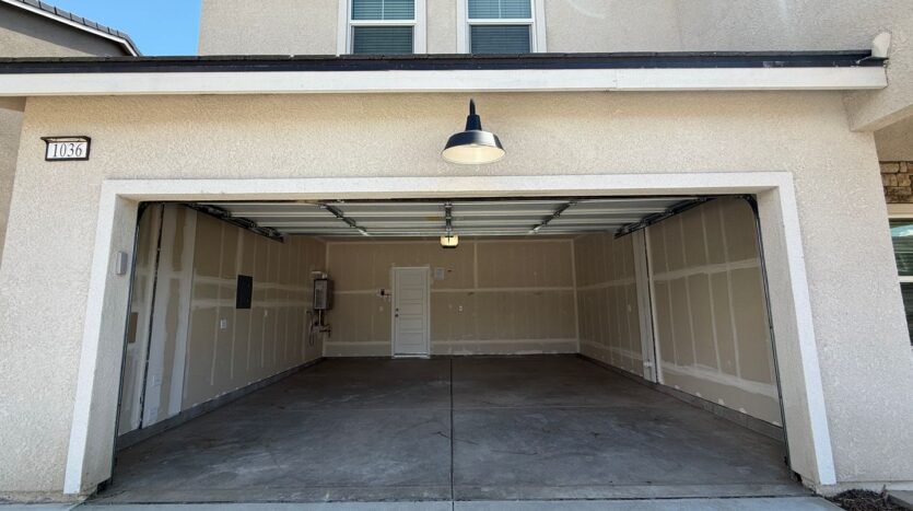 1036 Fruitwood Ave. - Clovis - California - 4 bed, 2.5 bath rental property
