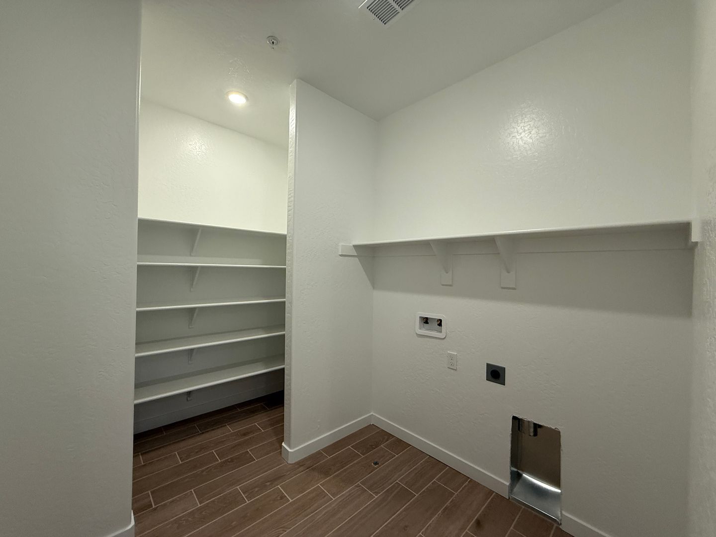 1036 Fruitwood Ave. - Clovis - California - 4 bed, 2.5 bath rental property