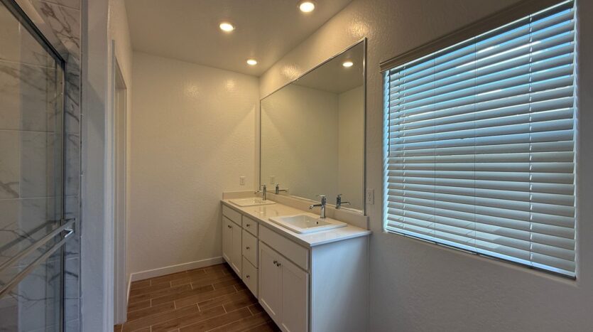1036 Fruitwood Ave. - Clovis - California - 4 bed, 2.5 bath rental property