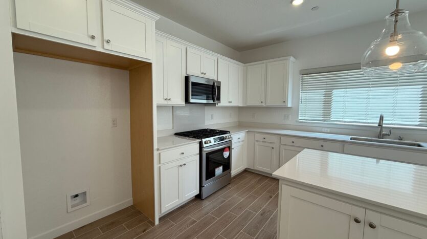 1036 Fruitwood Ave. - Clovis - California - 4 bed, 2.5 bath rental property