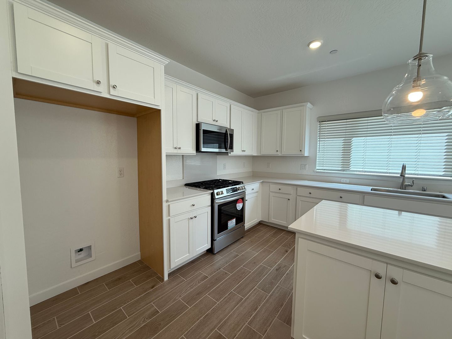 1036 Fruitwood Ave. - Clovis - California - 4 bed, 2.5 bath rental property