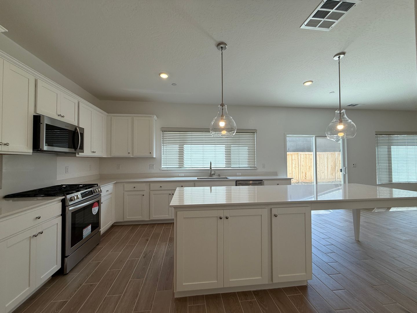1036 Fruitwood Ave. - Clovis - California - 4 bed, 2.5 bath rental property