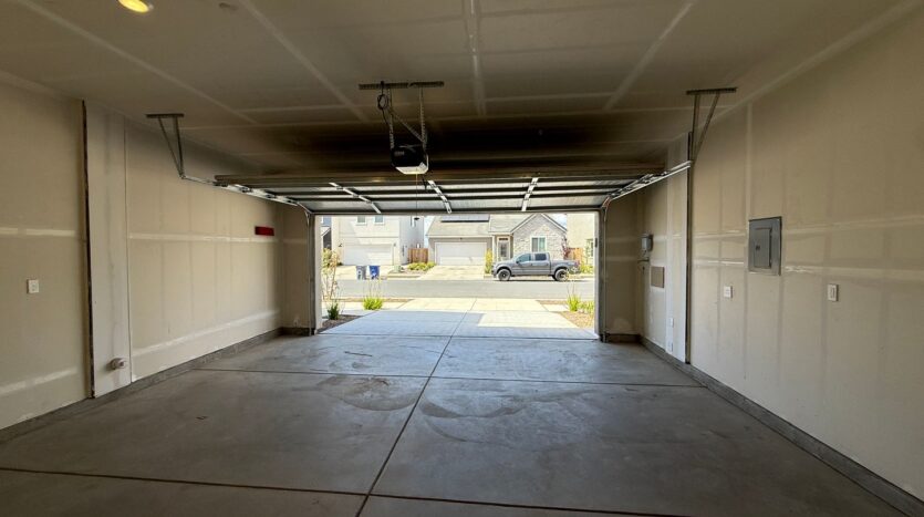 1036 Fruitwood Ave. - Clovis - California - 4 bed, 2.5 bath rental property