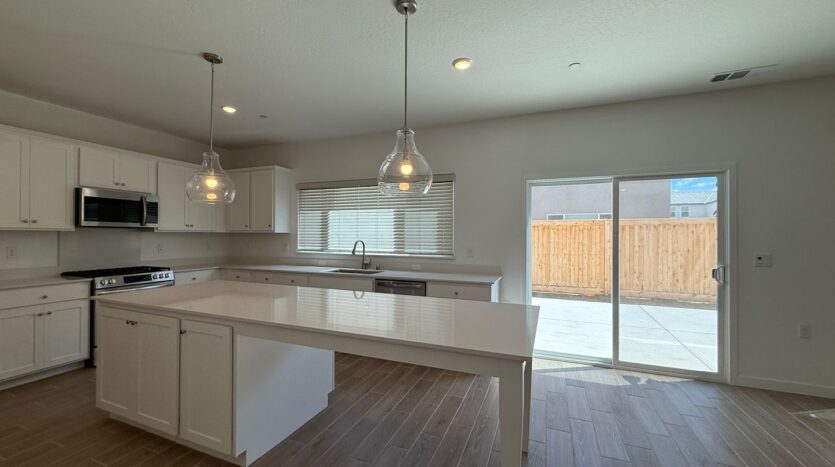1036 Fruitwood Ave. - Clovis - California - 4 bed, 2.5 bath rental property