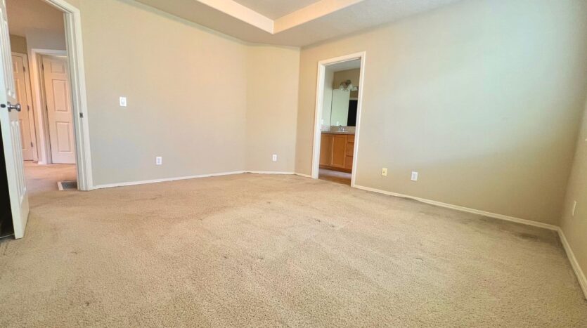 1048 SE Tamora Avenue - Hillsboro - Oregon - 3 bed, 2.5 bath rental property