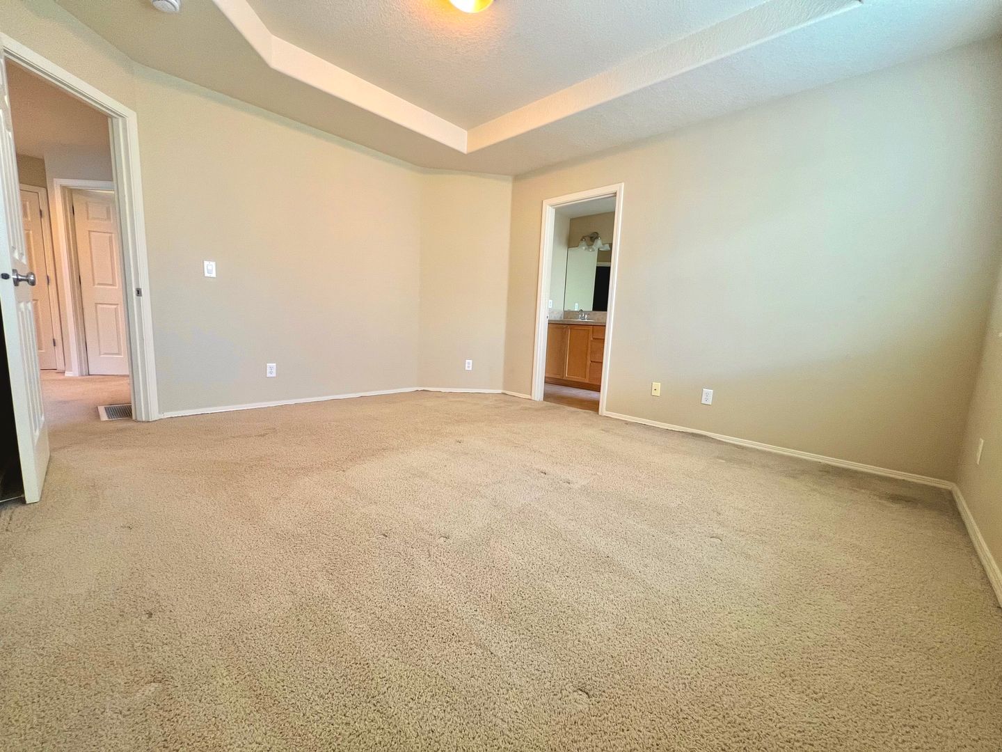 1048 SE Tamora Avenue - Hillsboro - Oregon - 3 bed, 2.5 bath rental property