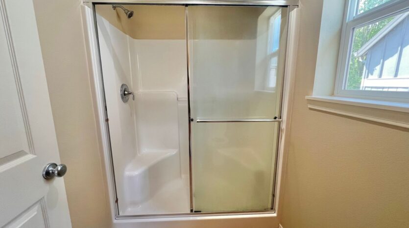 1048 SE Tamora Avenue - Hillsboro - Oregon - 3 bed, 2.5 bath rental property