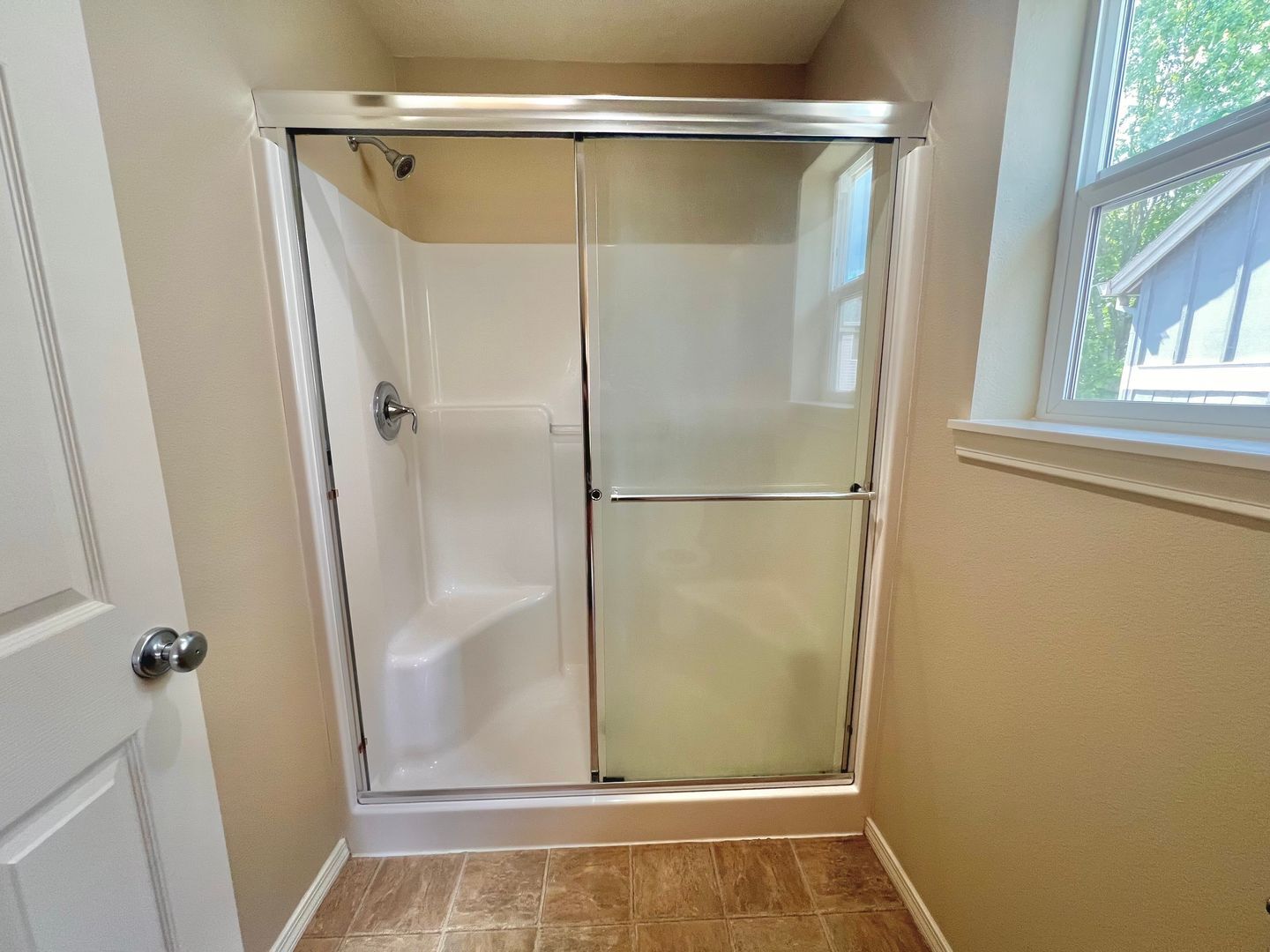 1048 SE Tamora Avenue - Hillsboro - Oregon - 3 bed, 2.5 bath rental property