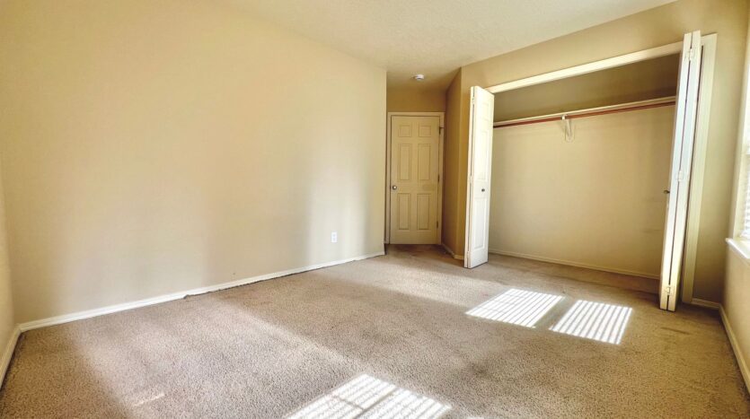1048 SE Tamora Avenue - Hillsboro - Oregon - 3 bed, 2.5 bath rental property