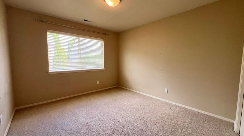 1048 SE Tamora Avenue - Hillsboro - Oregon - 3 bed, 2.5 bath rental property