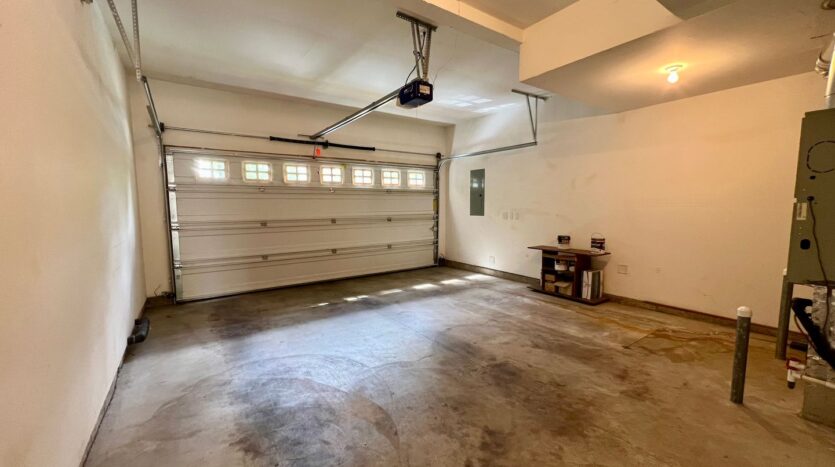 1048 SE Tamora Avenue - Hillsboro - Oregon - 3 bed, 2.5 bath rental property