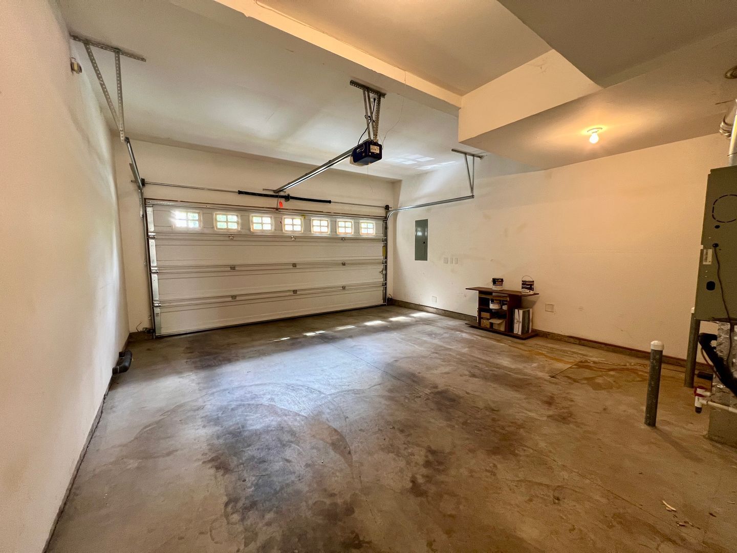 1048 SE Tamora Avenue - Hillsboro - Oregon - 3 bed, 2.5 bath rental property