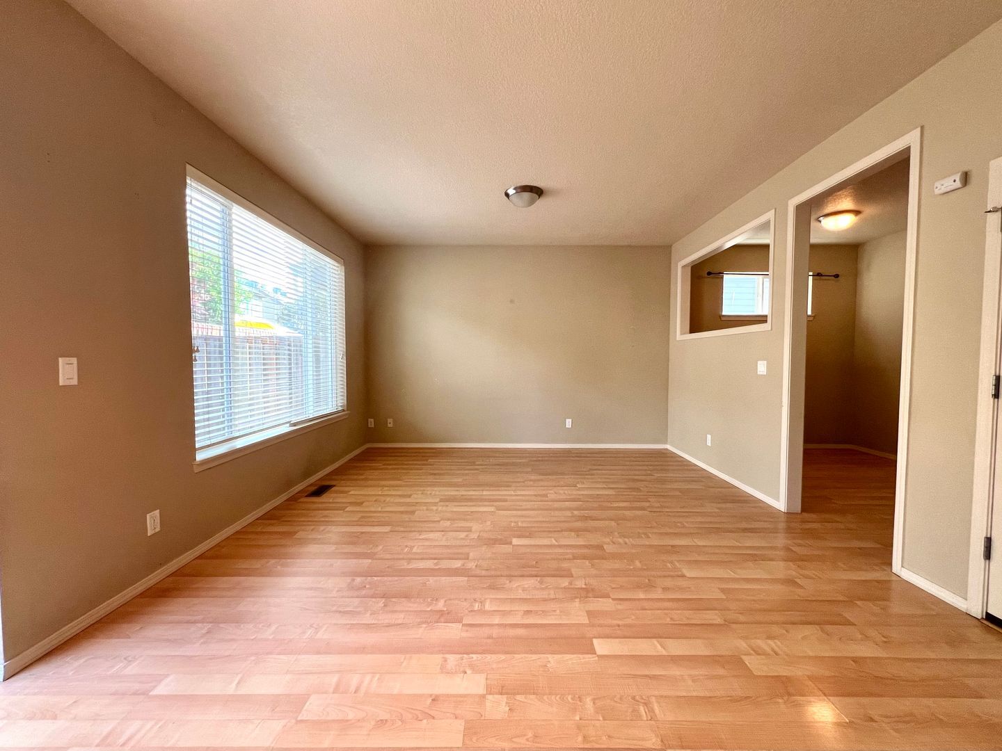 1048 SE Tamora Avenue - Hillsboro - Oregon - 3 bed, 2.5 bath rental property