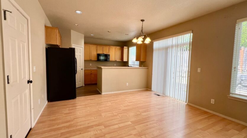 1048 SE Tamora Avenue - Hillsboro - Oregon - 3 bed, 2.5 bath rental property