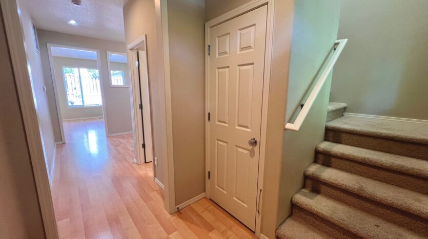 1048 SE Tamora Avenue - Hillsboro - Oregon - 3 bed, 2.5 bath rental property