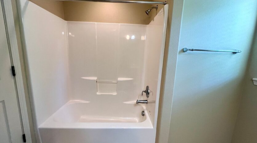 1048 SE Tamora Avenue - Hillsboro - Oregon - 3 bed, 2.5 bath rental property