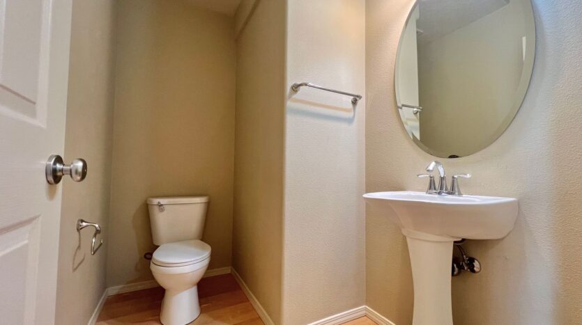 1048 SE Tamora Avenue - Hillsboro - Oregon - 3 bed, 2.5 bath rental property