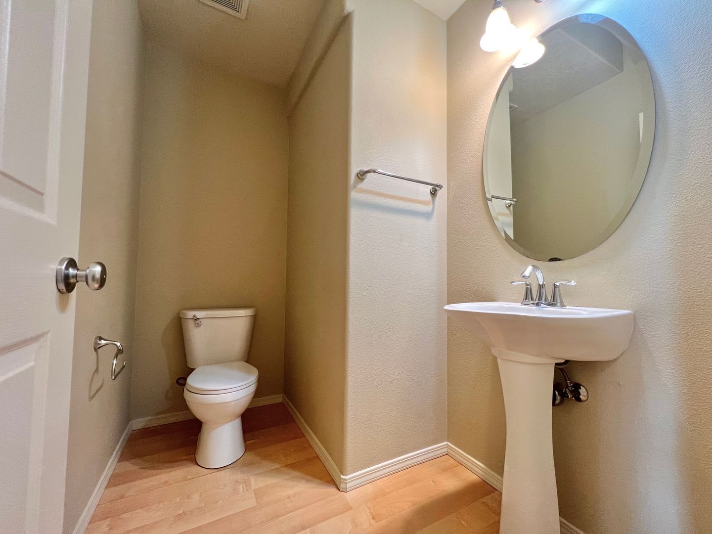 1048 SE Tamora Avenue - Hillsboro - Oregon - 3 bed, 2.5 bath rental property