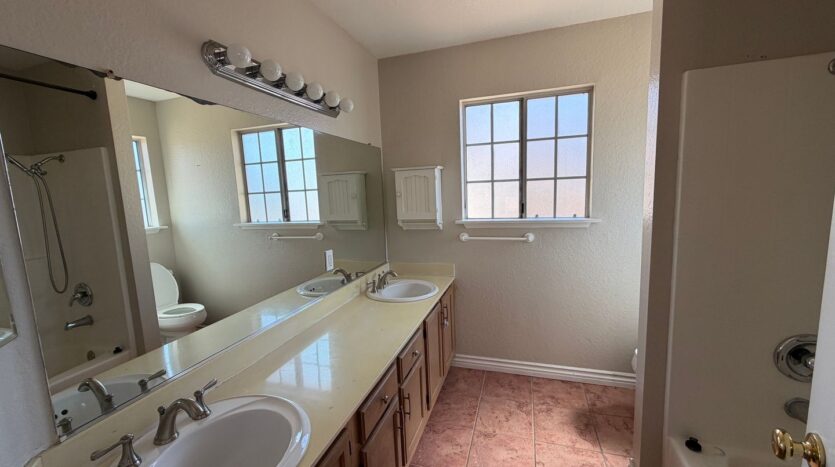 11095 Avenida De Los Lobos - San Diego - California - 3 bed, 2.5 bath rental property