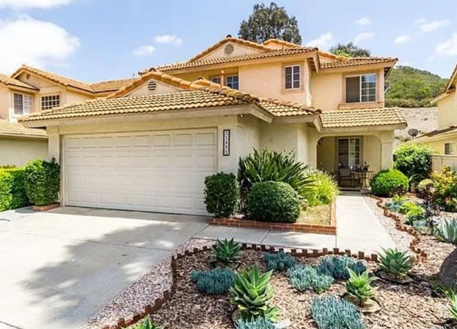 11095 Avenida De Los Lobos - San Diego - California - 3 bed, 2.5 bath rental property